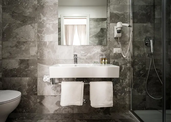 Vinci House Gasthof 4*